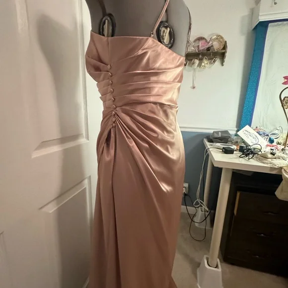 David's Bridal Galina Signature Charmeuse Draped One-Shoulder Dress - Picture 4 of 9